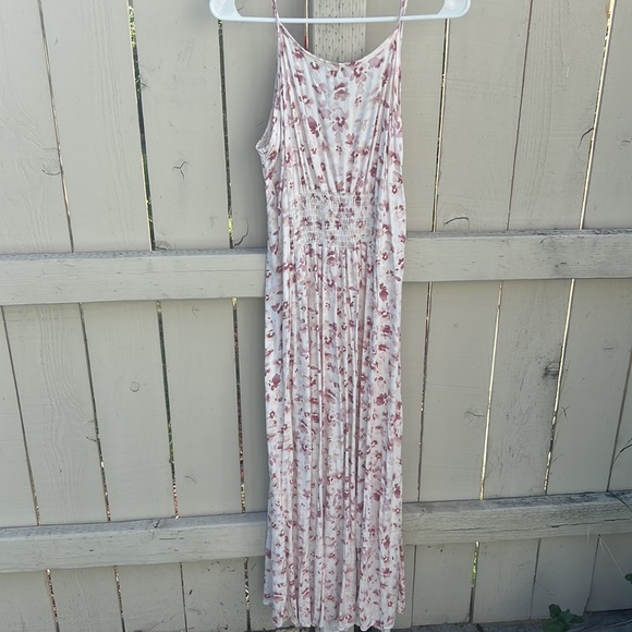 Pink petal maxi dress size small - Picture 3 of 3
